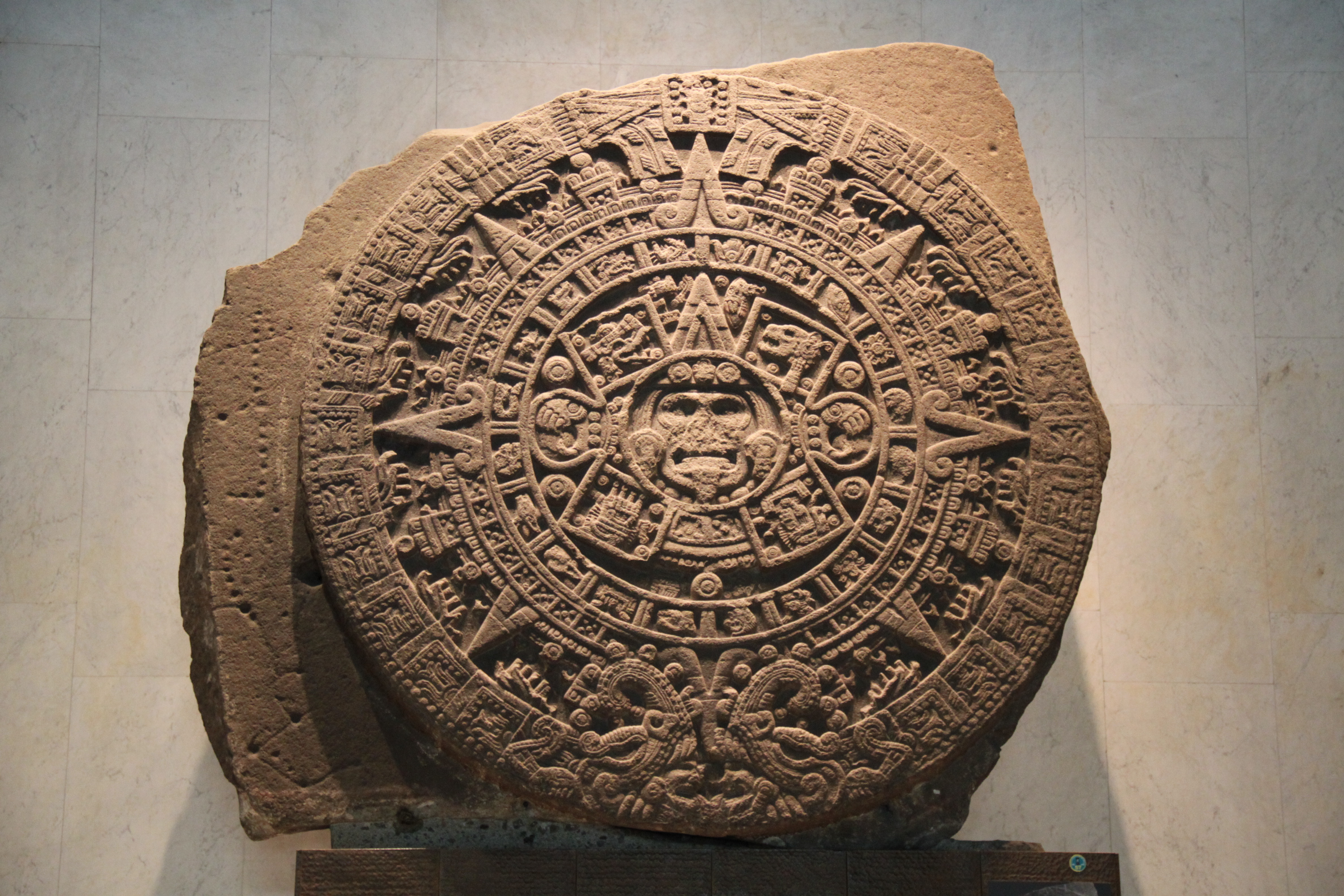 Documentary photograph of the complete Piedra del Sol on museum display